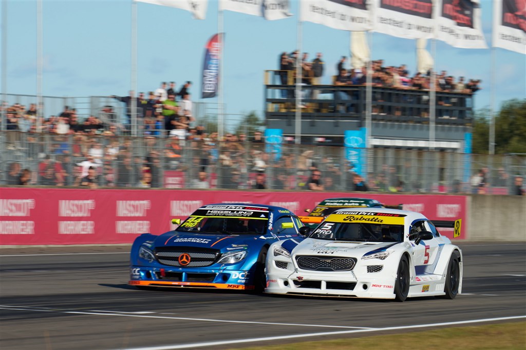 Gustav Birch (44) og Frederik Valdemar Schrøder (5) kørte tæt, men kom ikke til tops.
(Foto: Stumpphoto)